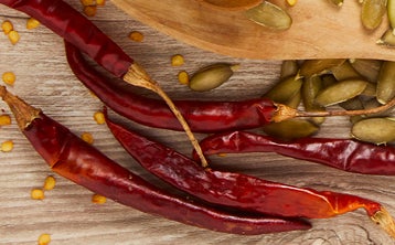 Cómo limpiar e hidratar chiles secos Cómo limpiar e hidratar chiles secos