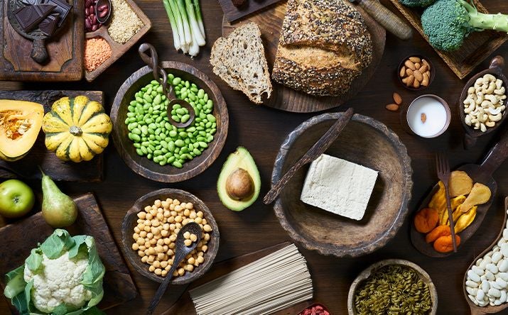 Alimentos de una comida vegana y vegetariana Alimentos de una comida vegana y vegetariana
