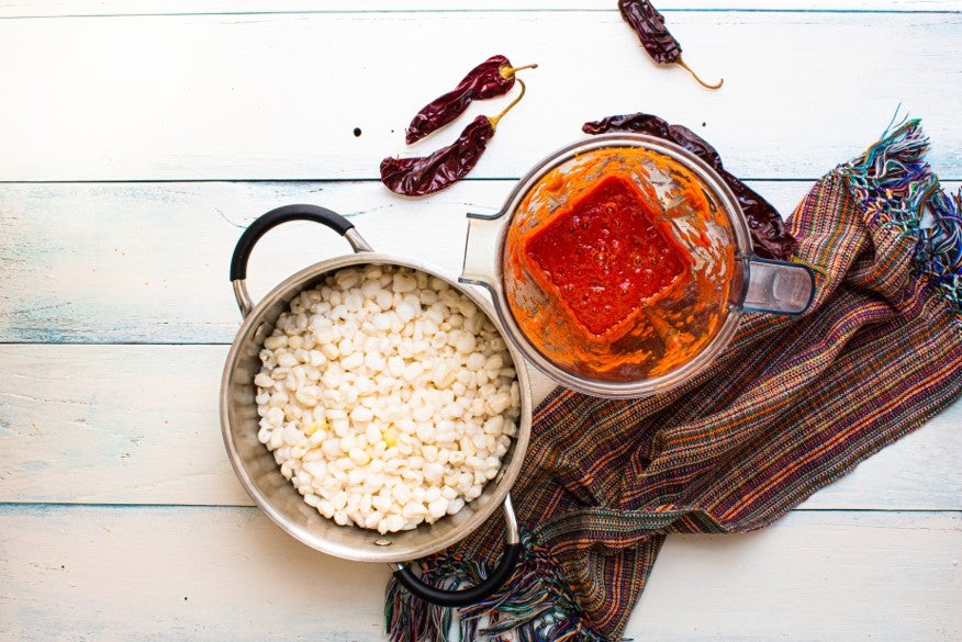 Cómo nixtamalizar maíz para pozole Recetas Nestlé