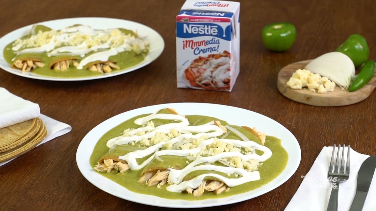 Enchiladas verdes cremosas