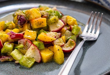 Ensalada para completar un almuerzo casero.