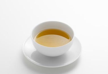 Copa de té de piña con todos los beneficios.