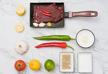 Filete crudo para cocinar a la plancha, una comida fácil de hacer.