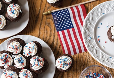 Cupcakes con colores y bandera comida típica de Estados Unidos 