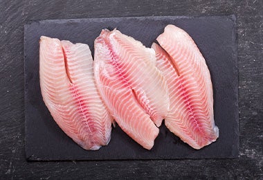 Filetes de pescado alimentos con sabor umami  