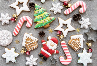 Galletas de jengibre decoradas para fiestas de navidad