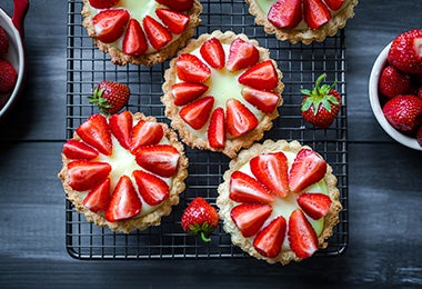 Tartaletas de fresa con glaseado real.