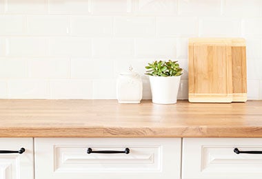 Cajones para cubiertos organizados plenamente.