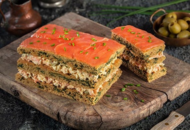 Pastel de espinaca y salmón cena rápida