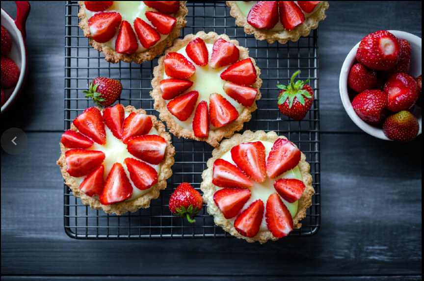 Pasteles de fresa, un postre frío balanceado.