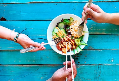 Poke bowl comida típica de Estados Unidos 