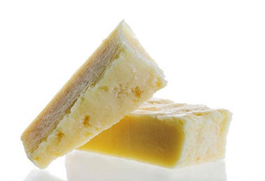 Porción de queso parmesano para rallar