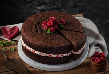 Un pastel de chocolate, un postre perfecto para el 14 de febrero. 