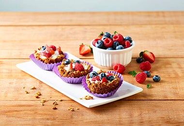 Receta de canasta de granola con mora azul y frambuesas
