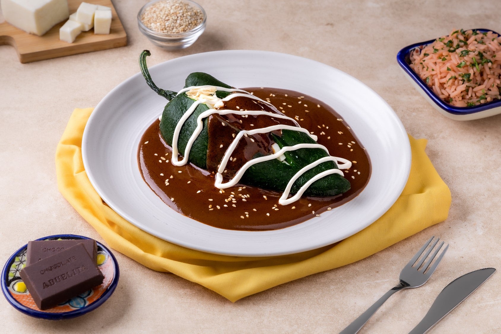 Chiles Rellenos con Mole