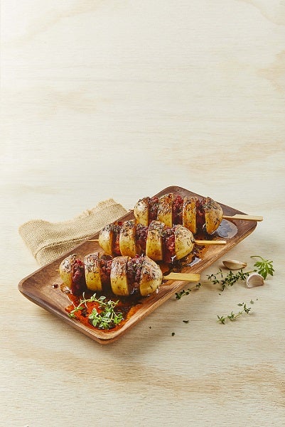 Brochetas de papa con chorizo