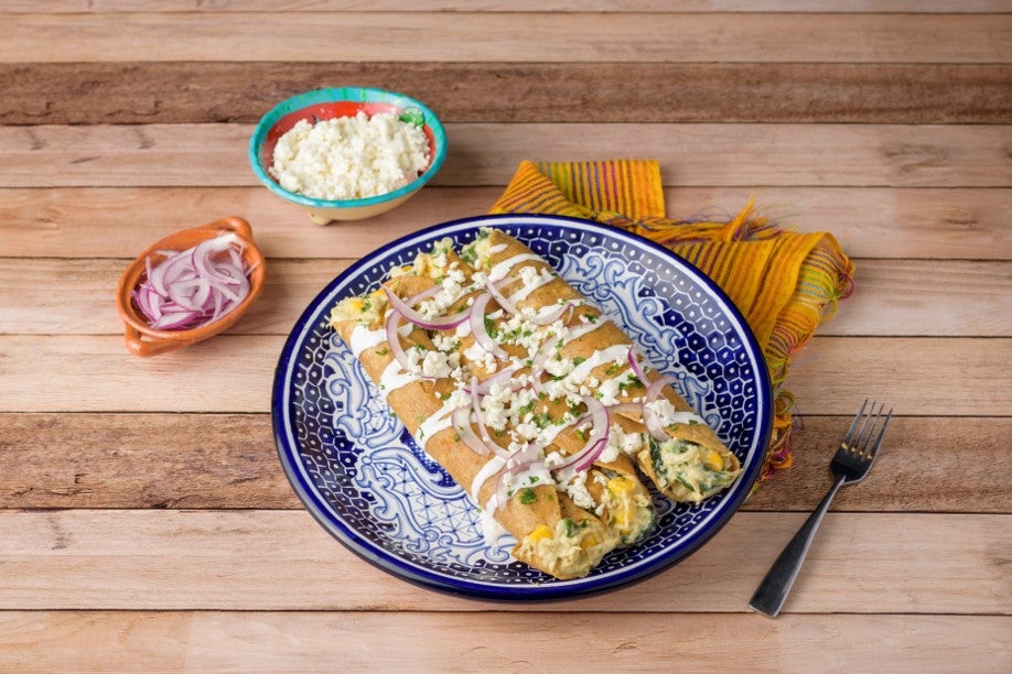 Flautas de Rajas con Crema