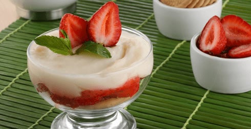 Postre inglés con fresas | Recetas Nestlé