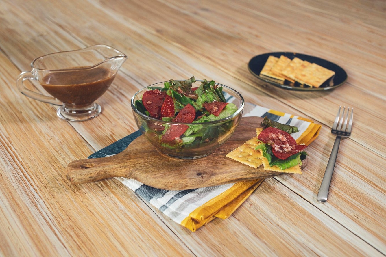 Ensalada de carnes frías con aderezo de ajo | Recetas Nestlé Ensalada de carnes frías con aderezo de ajo | Recetas Nestlé
