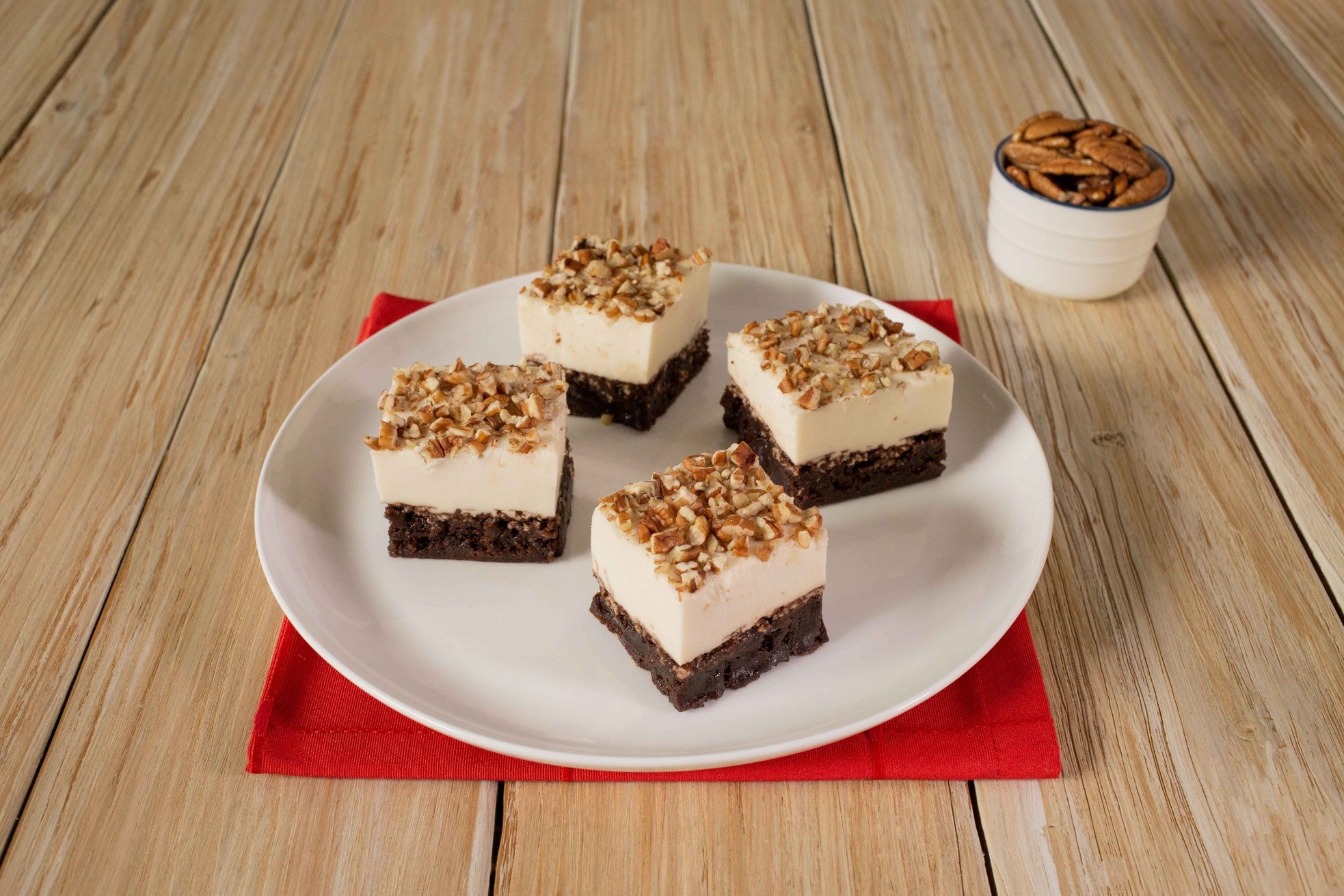 Cheesecake de brownie de chocolate horneado Recetas Nestlé