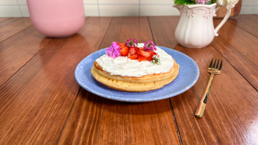 Hot Cakes Americanos de Fresas con Crema Hot Cakes Americanos de Fresas con Crema