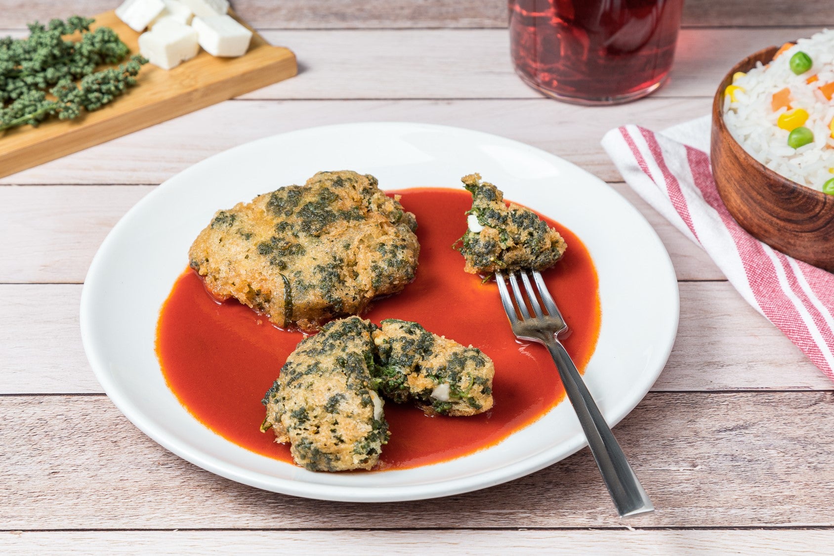 Tortitas de Huauzontle en Salsa de Guajillo