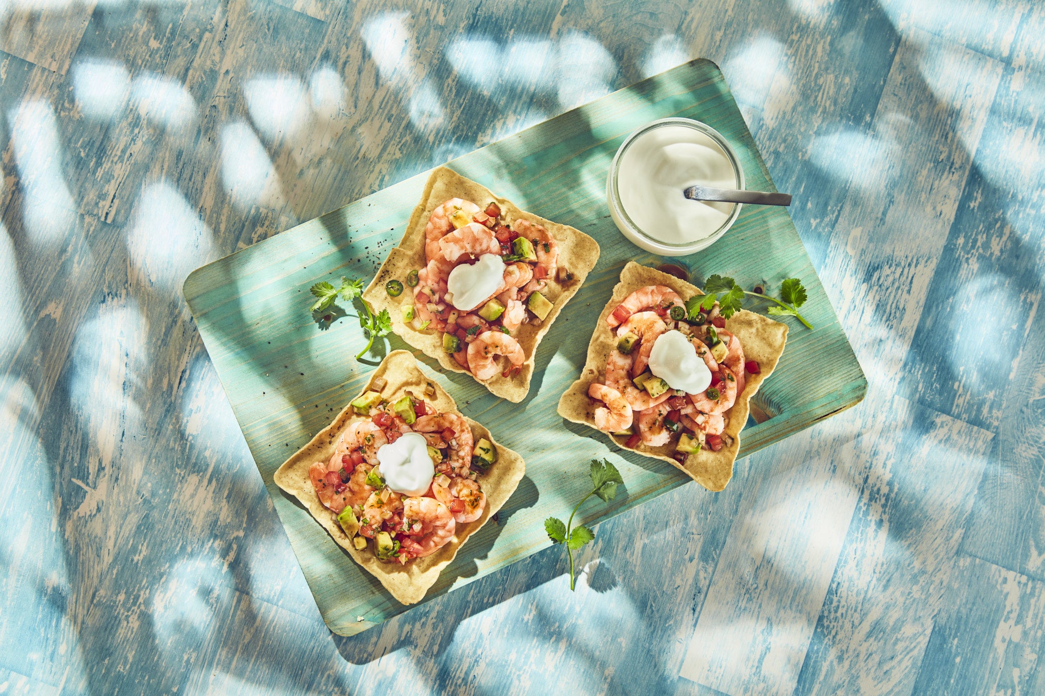 Tostadas de ceviche de camarón a la mexicana