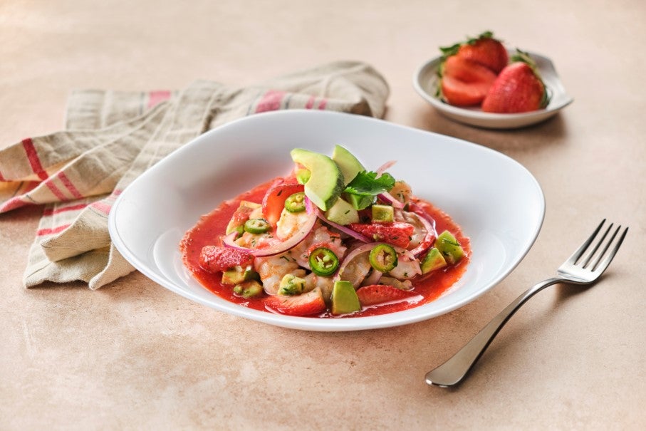 AGUACHILE de FRESA con CAMARÓN preparado con