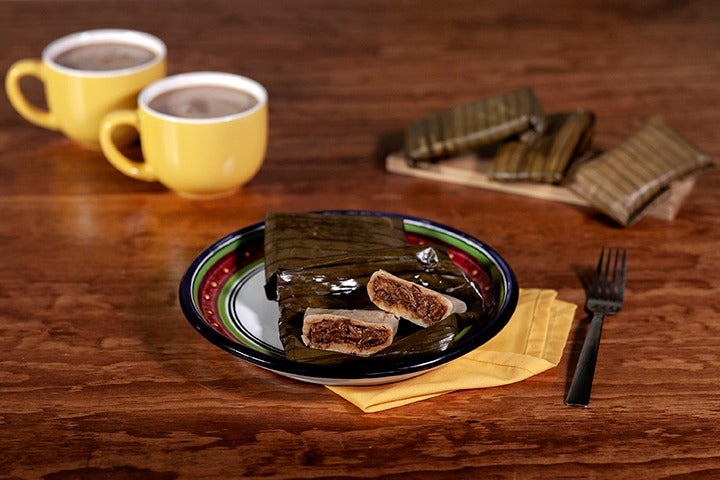 tamales de mole con cerdo