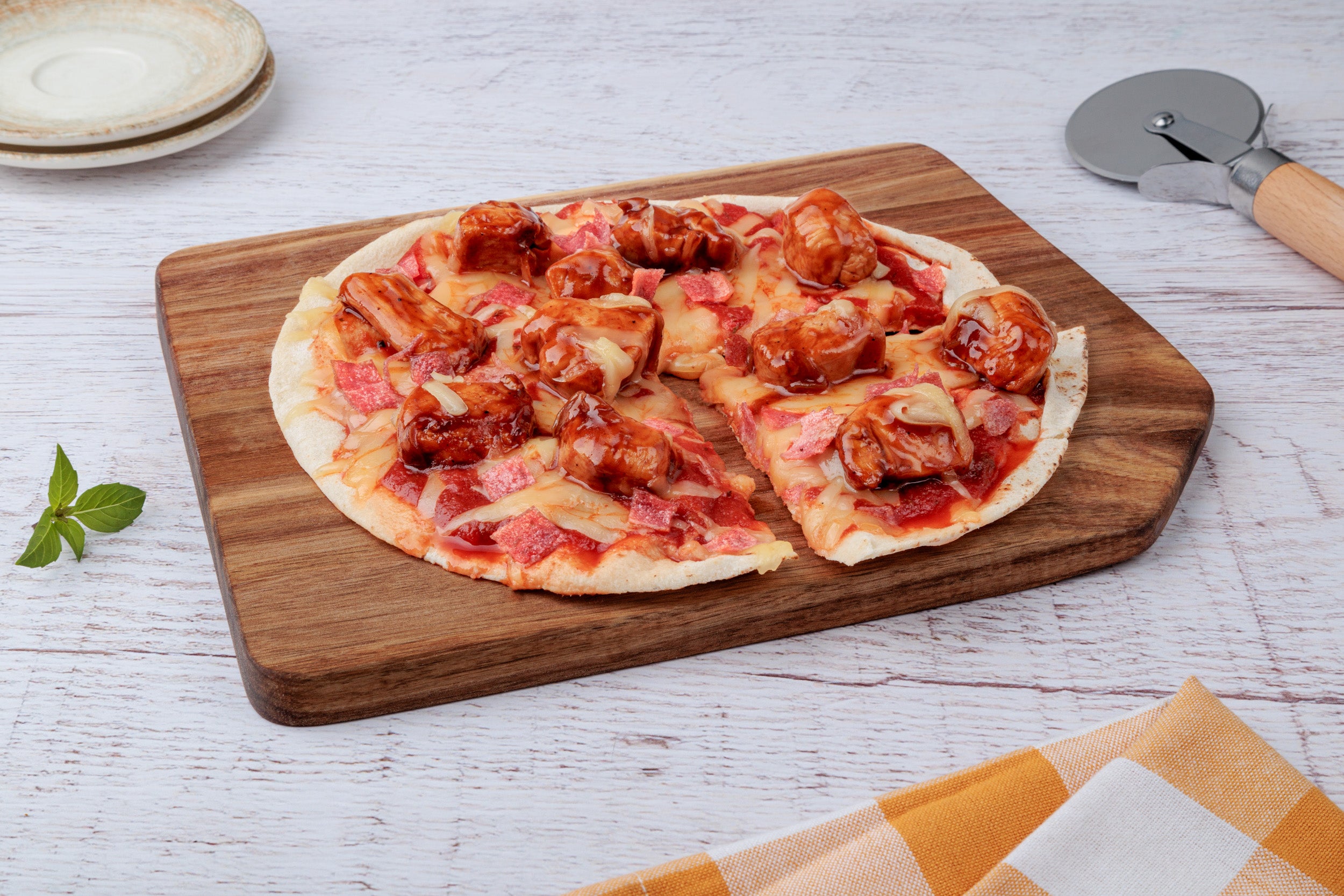Pizza de Tocino y Pollo BBQ