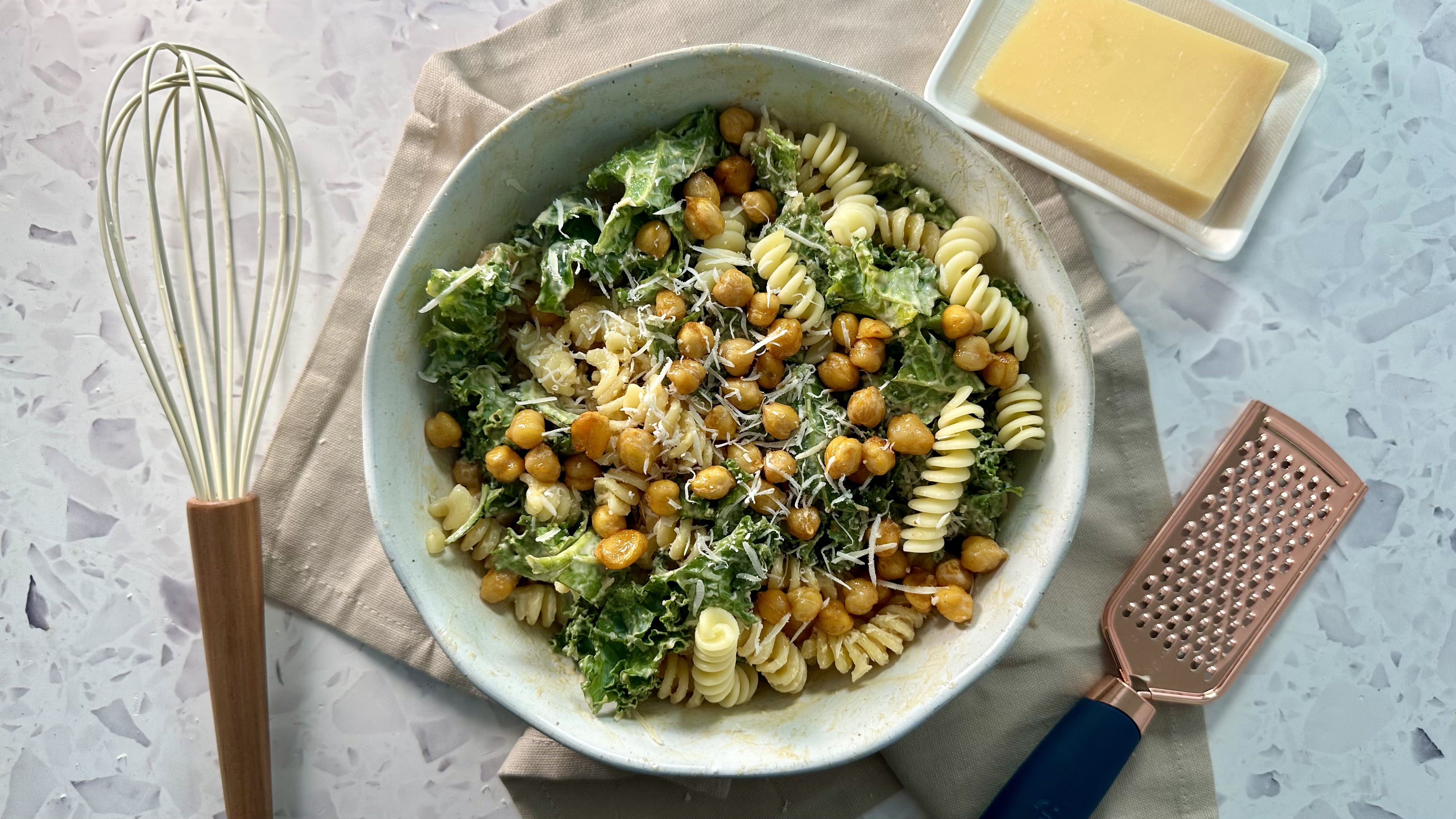 Ensalada Tipo César con Pasta