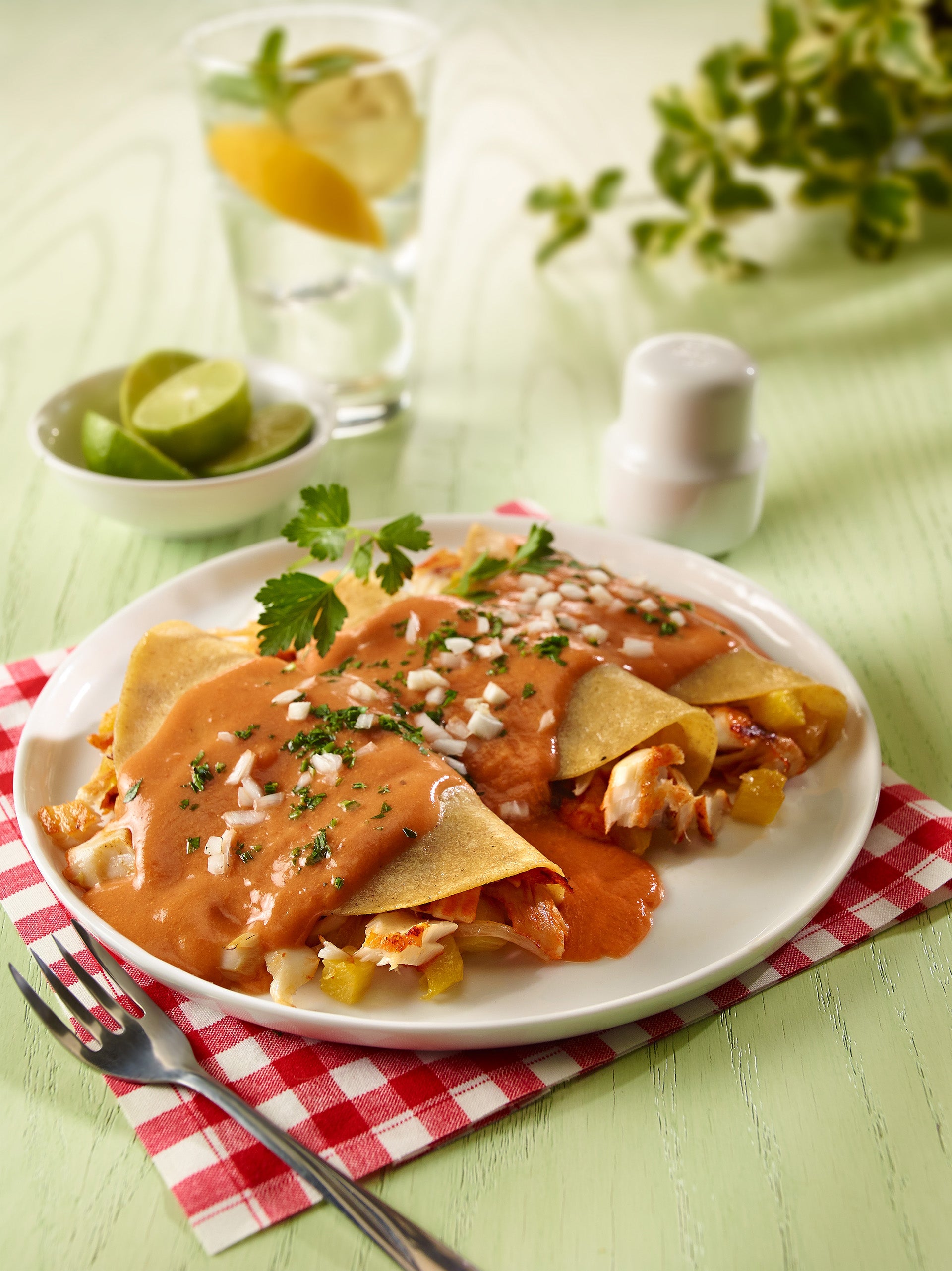 Enchiladas deslactosadas de pescado al pastor