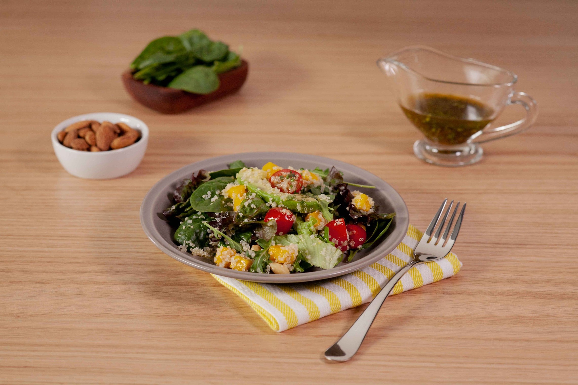 Ensalada de quinoa y mango