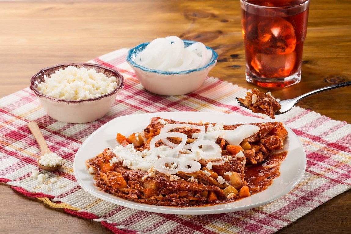ENCHILADAS POTOSINAS preparadas con CONSOMATE®.