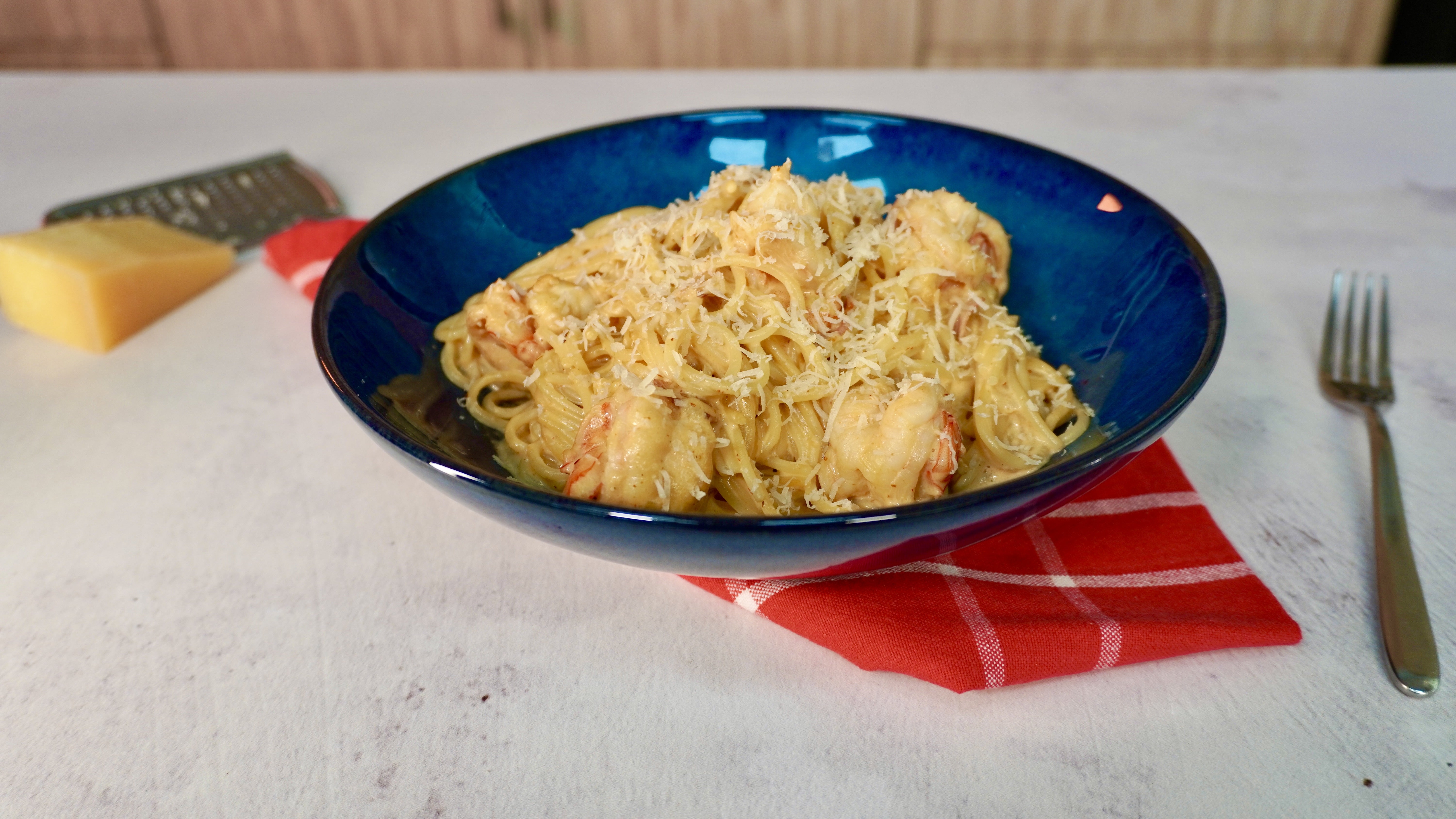 Pasta cremosa con camarones