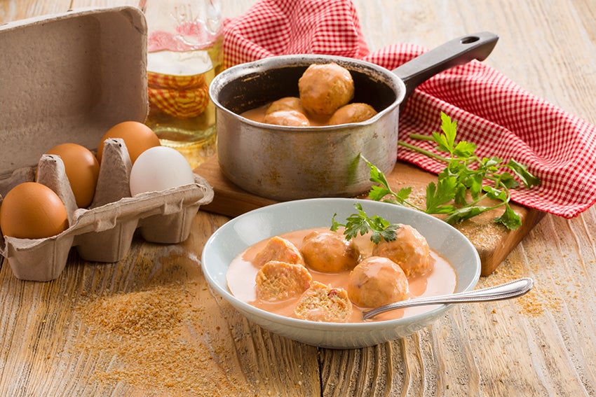 Albondigas de pollo en salsa de chipotle