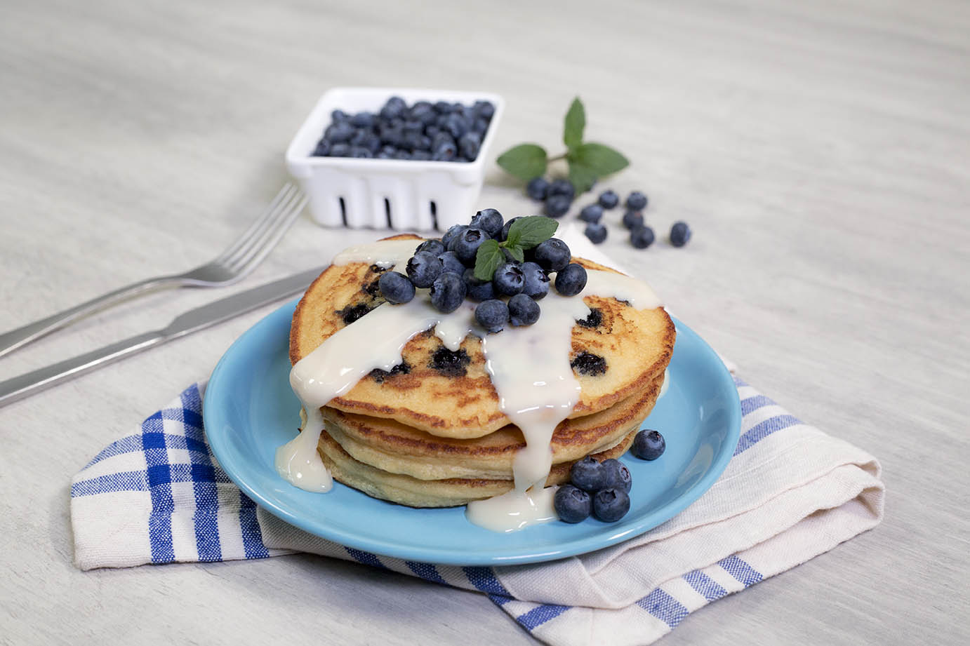 Receta de Hot cakes con moras azules | Recetas Nestlé