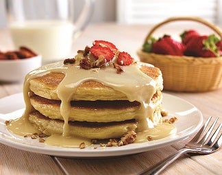 Hot cakes de frutos rojos