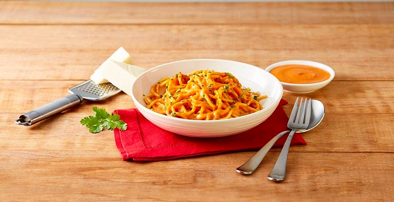 Espagueti con salsa de pimiento y ajo
