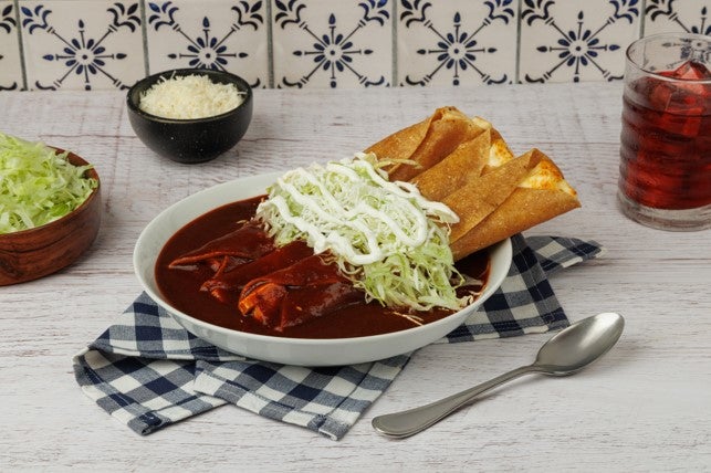 Flautas Ahogadas de Queso en Adobo