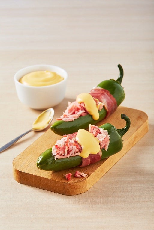 Jalapeños rellenos de atún