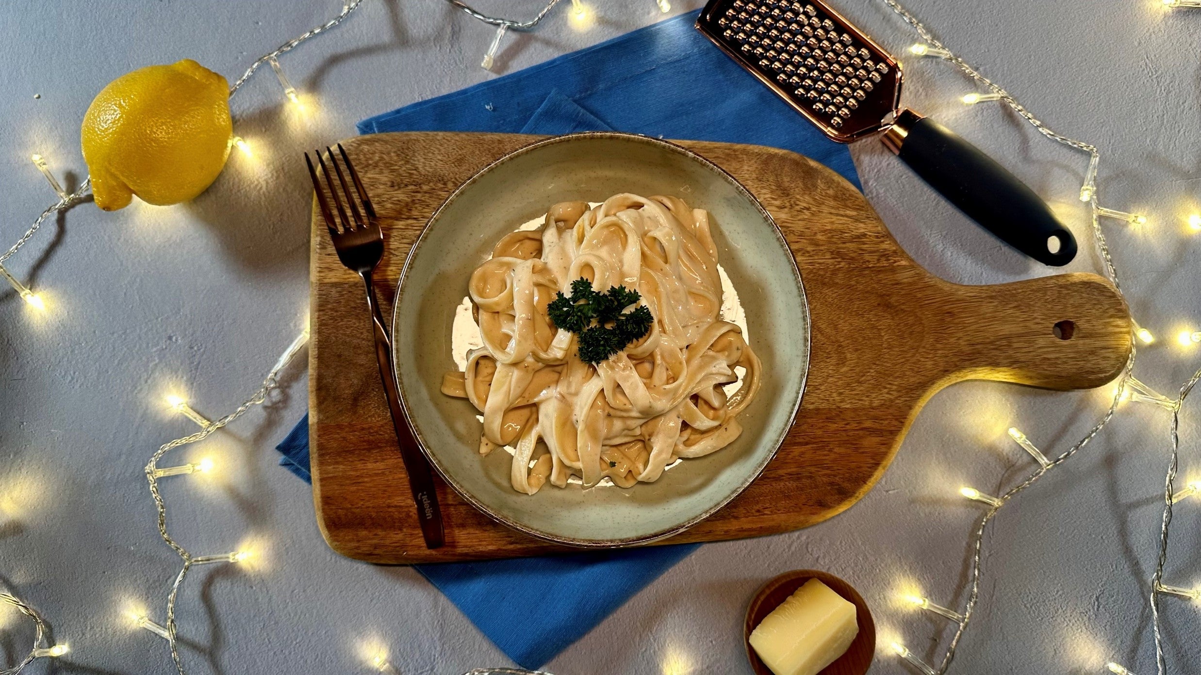 Pasta en Crema de Limón y Ajo