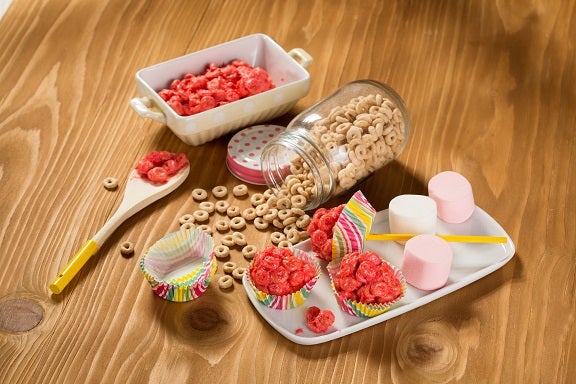 Cheerioletas (Paletas de cheerios y bombón) | Recetas Nestlé