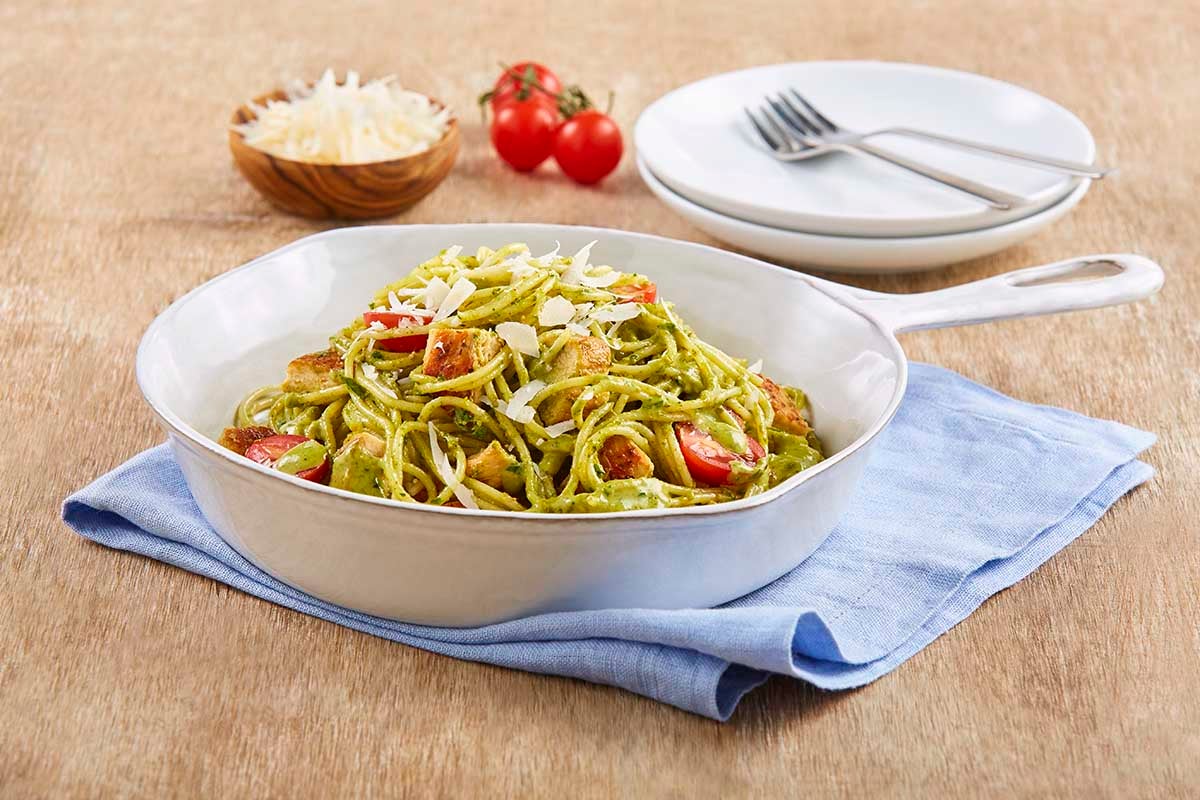 Spaguetti al pesto con pollo