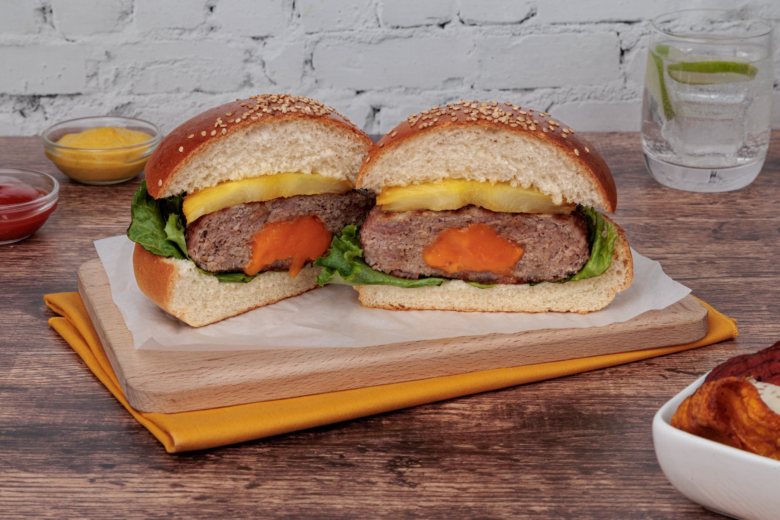 Hamburguesa Rellena de Queso Cheddar