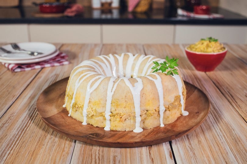 ROSCA de TAMAL VERDE preparada con Leche Evaporada CARNATION® CLAVEL®