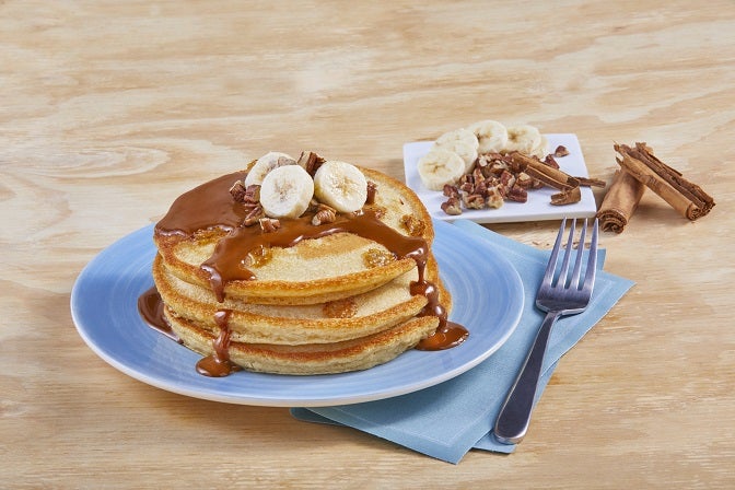Hot cakes de plátano con canela