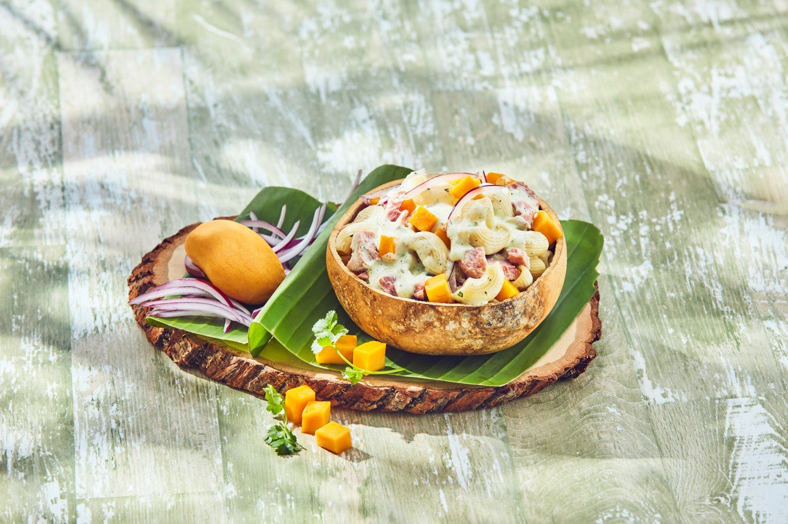 Coditos de atún con mango
