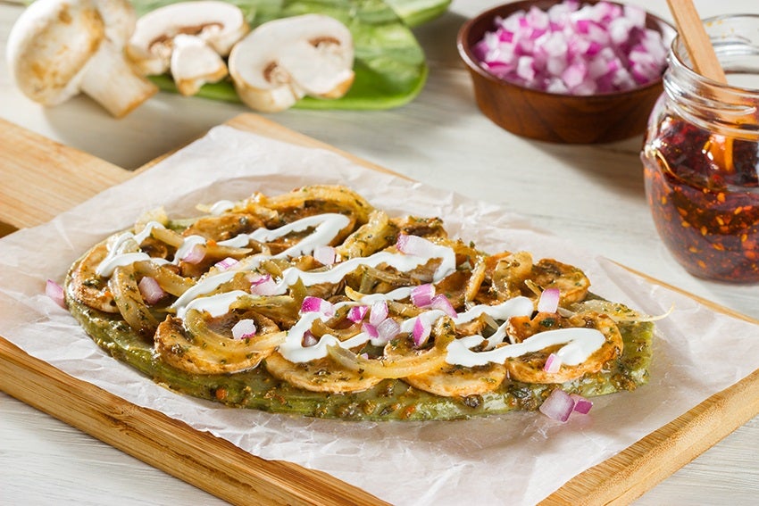 Huarache de nopal con champiñones