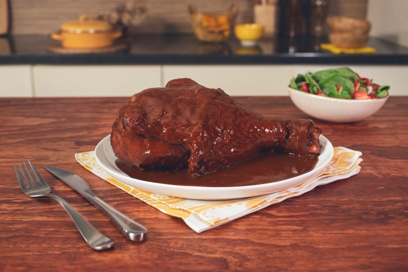 PIERNA de PAVO en ADOBO preparada con Chocolate para Mesa ABUELITA®